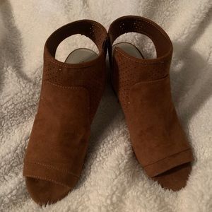 NEW A.NA OPEN TOE BOOTIES